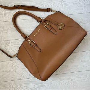 MICHAEL KORS TOTE. TAN LEATHER.